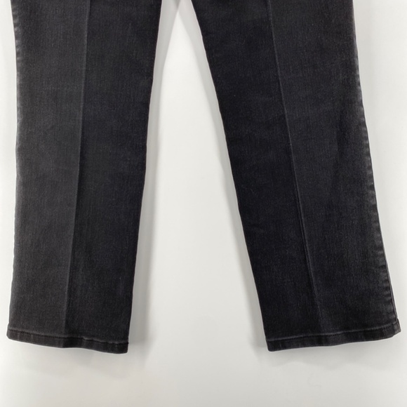 Simon Chang Jeans Women's 8 Mid Rise Straight Leg Blacked Denim 5 Pocket Causal - Picture 12 of 12